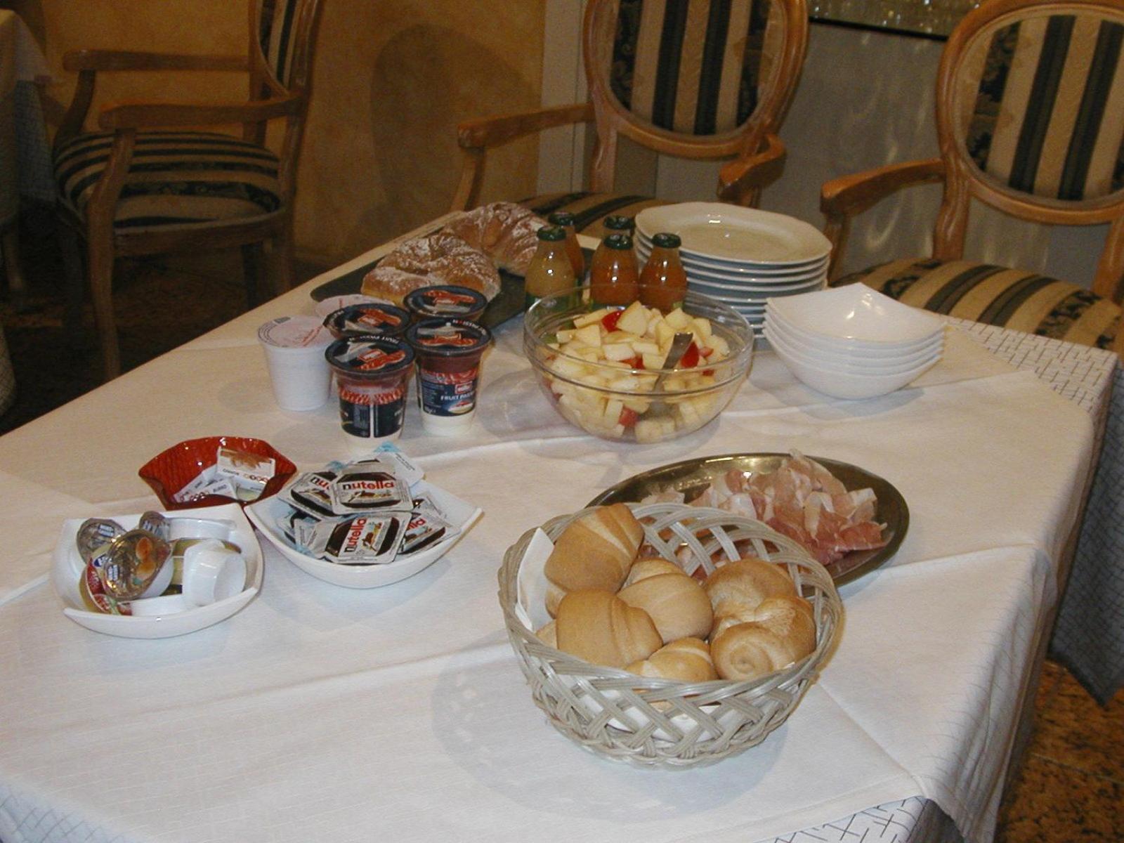 Bed and Breakfast Trattoria Bettola Lonato Esterno foto